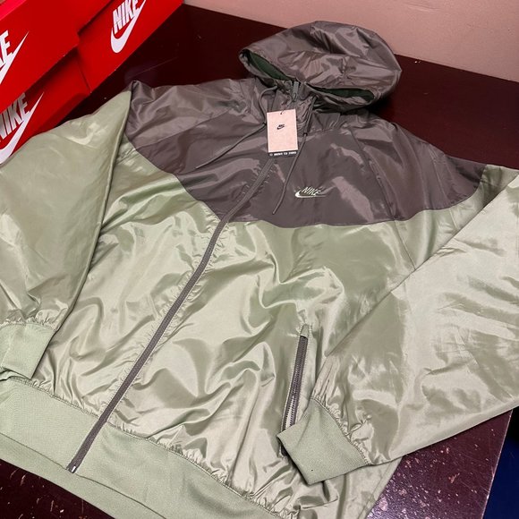 Nike Mens Green Sportswear Long Sleeve Full Zip Pockets Hooded Windrunner Jacket - Picture 3 of 12